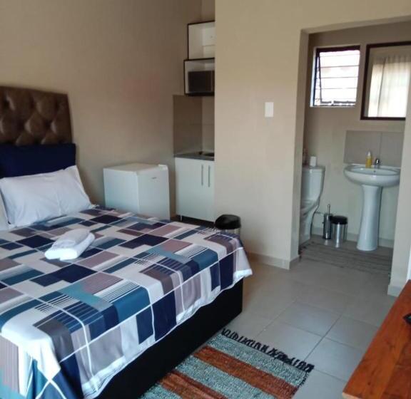 פנסיון Rasesa Guest House