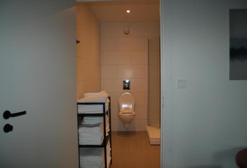 אתר נופש Sleeping Barrel Lodge Smaken Av Ryfylke Event As, Drives Ikke Som Hotell