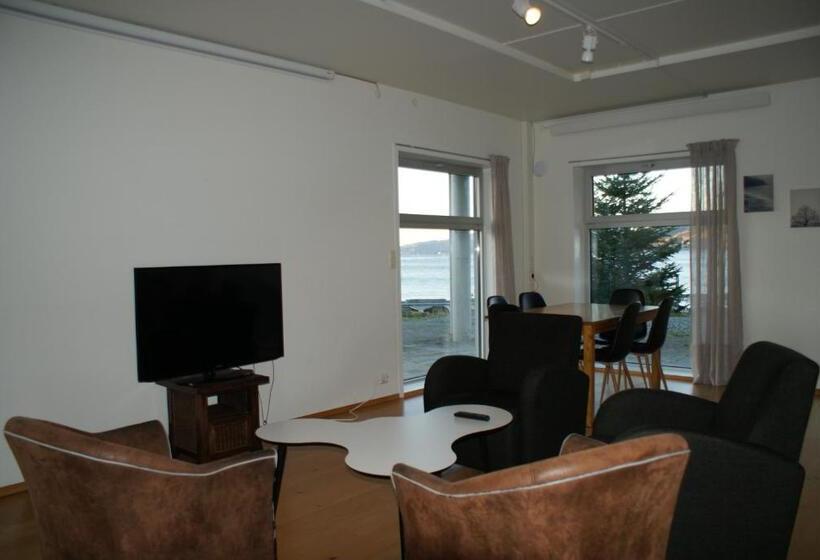 אתר נופש Sleeping Barrel Lodge Smaken Av Ryfylke Event As, Drives Ikke Som Hotell