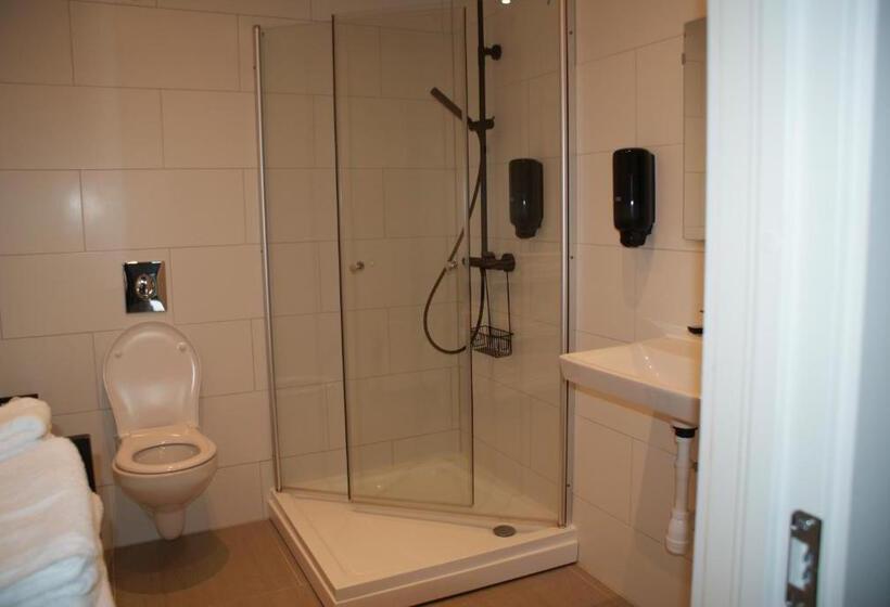 אתר נופש Sleeping Barrel Lodge Smaken Av Ryfylke Event As, Drives Ikke Som Hotell