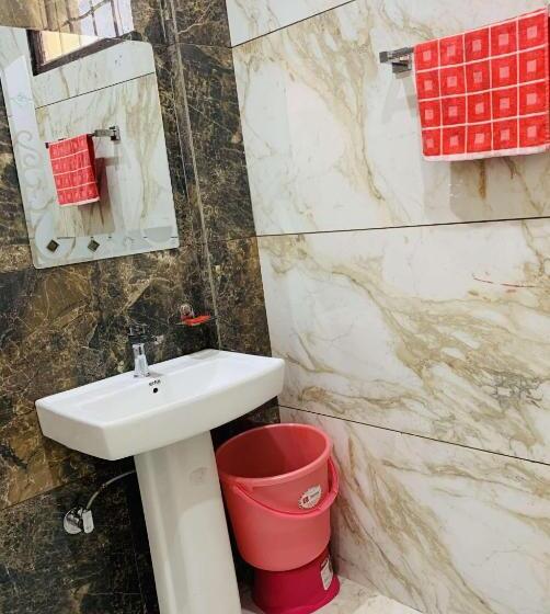 The R Motel Phagwara City    Full Privacy & Security    Family,corporate,couples Favorite