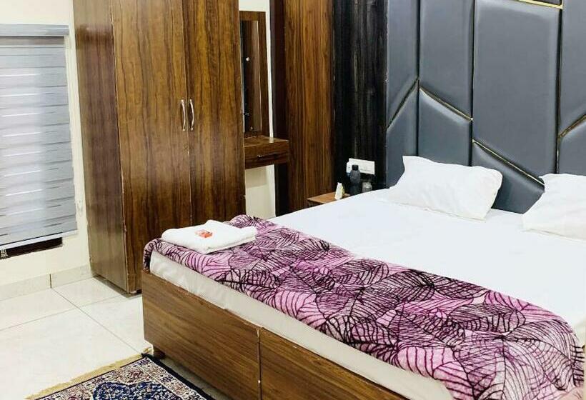 The R Motel Phagwara City    Full Privacy & Security    Family,corporate,couples Favorite