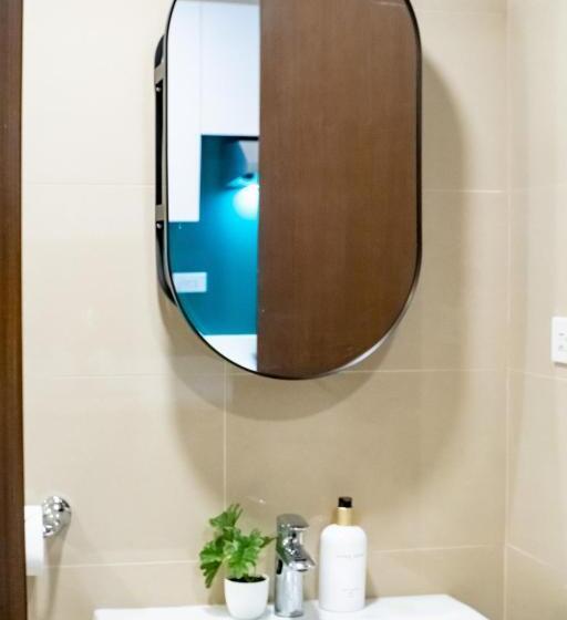 Vibrant Cozy Studio Unit In It Park