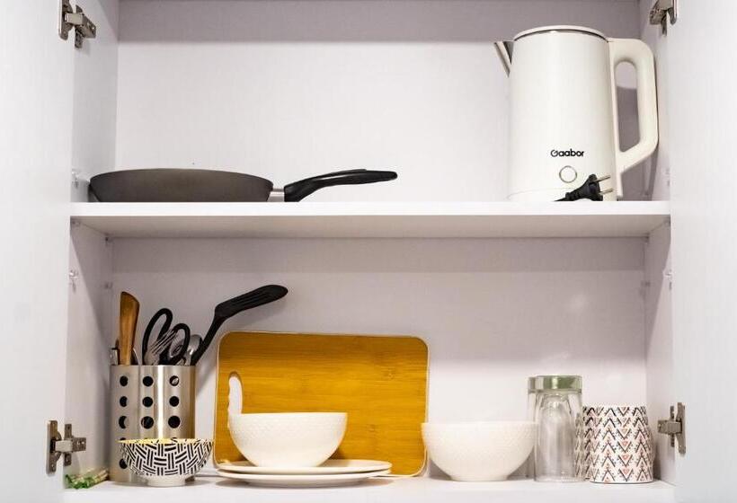 Vibrant Cozy Studio Unit In It Park