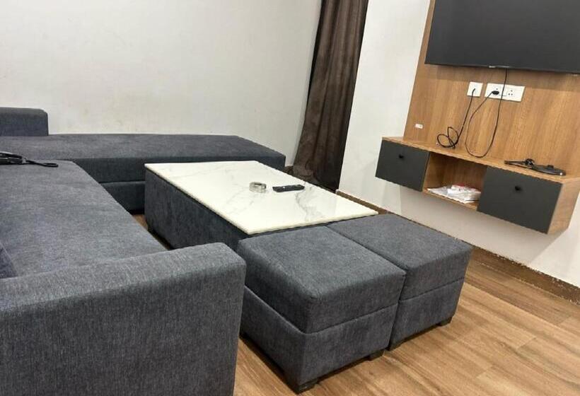 Akshayhotel Near Medanta Hospital