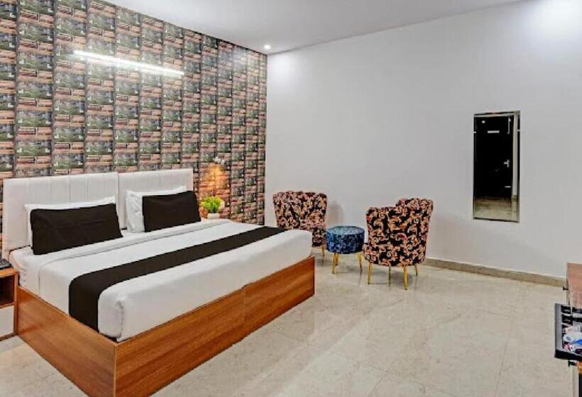 Akshayhotel Near Medanta Hospital