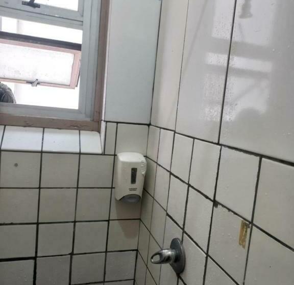 הוסטל Home Away On Plein