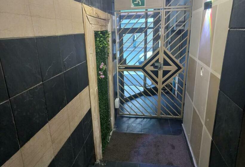 הוסטל Home Away On Plein