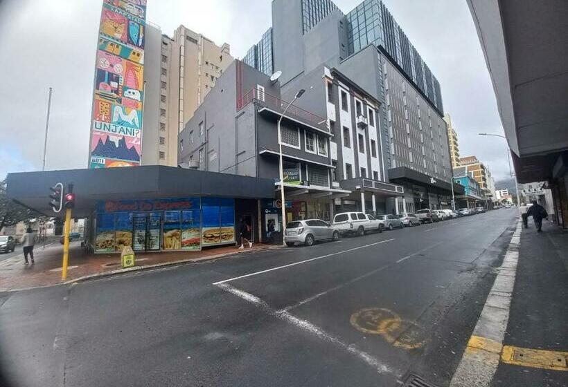 הוסטל Home Away On Plein