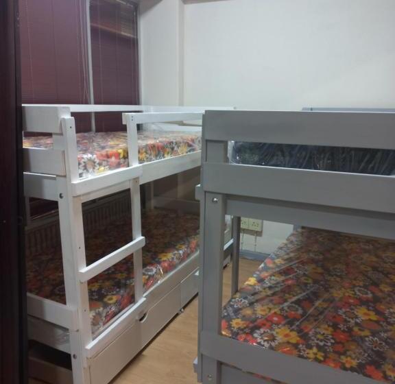 הוסטל Home Away On Plein