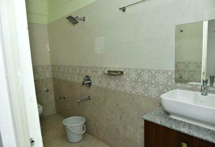 Apith Hotel And Suites