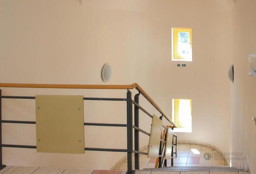 مبيت وإفطار Pensiunea Praid   Parajd Panzió