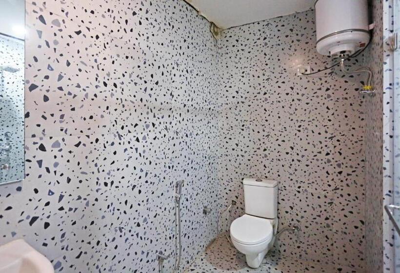 Frankstay By Hotel Preet In 05 Mints Walking Distance Nizamuddin Railway Station