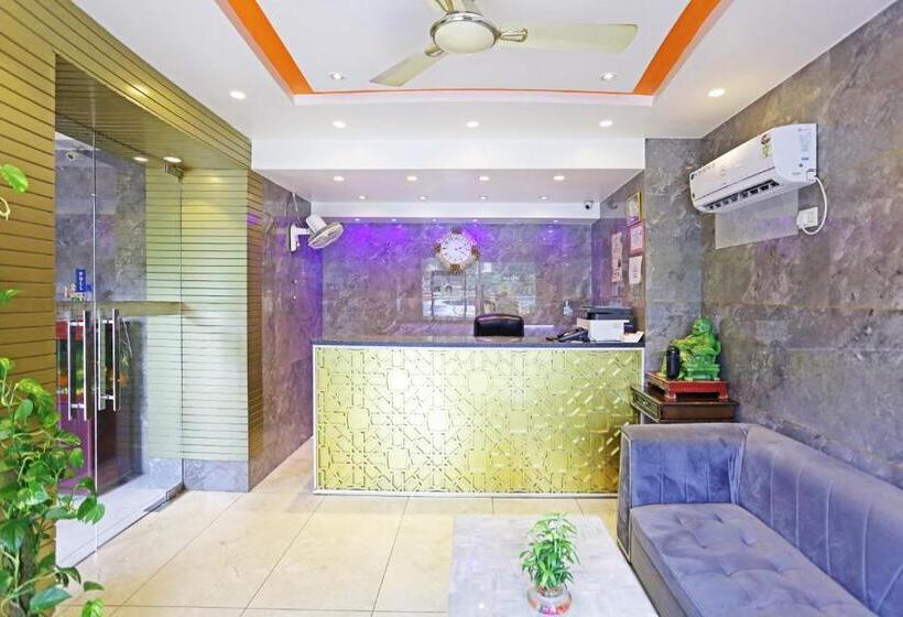 Frankstay By Hotel Preet In 05 Mints Walking Distance Nizamuddin Railway Station