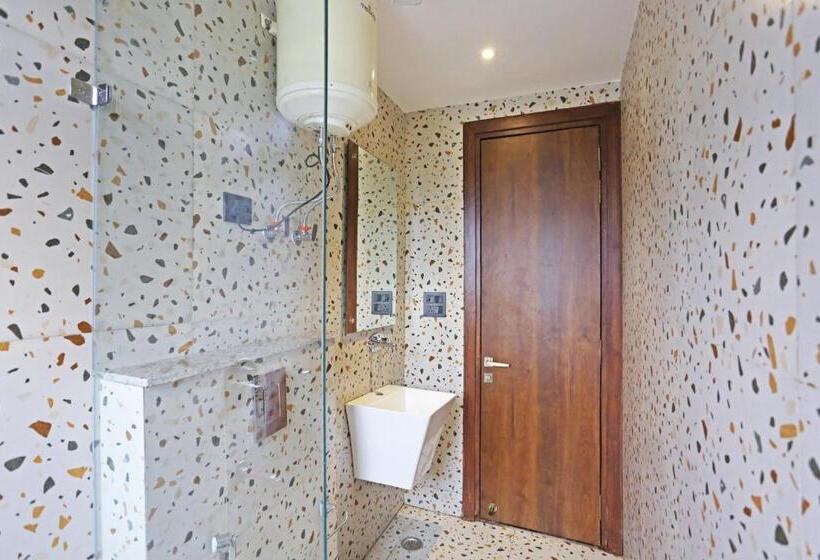 Frankstay By Hotel Preet In 05 Mints Walking Distance Nizamuddin Railway Station