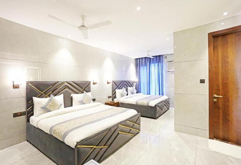 Frankstay By Hotel Preet In 05 Mints Walking Distance Nizamuddin Railway Station