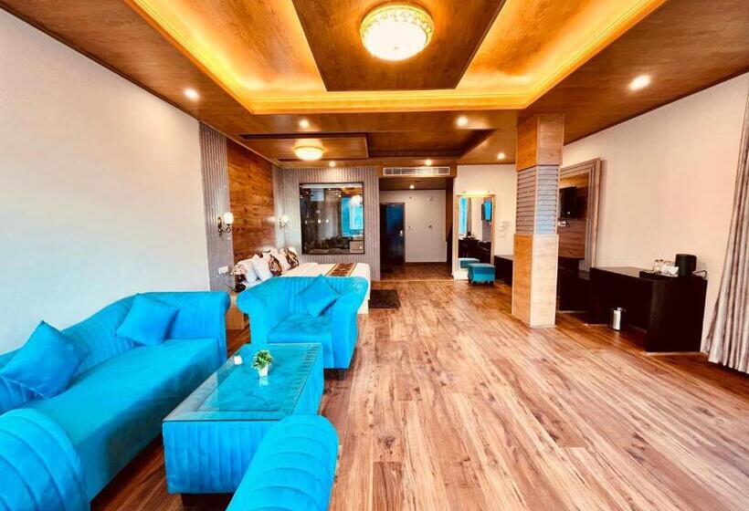 هتل Bentenwood Resort   A Beutiful Scenic Mountain & River View