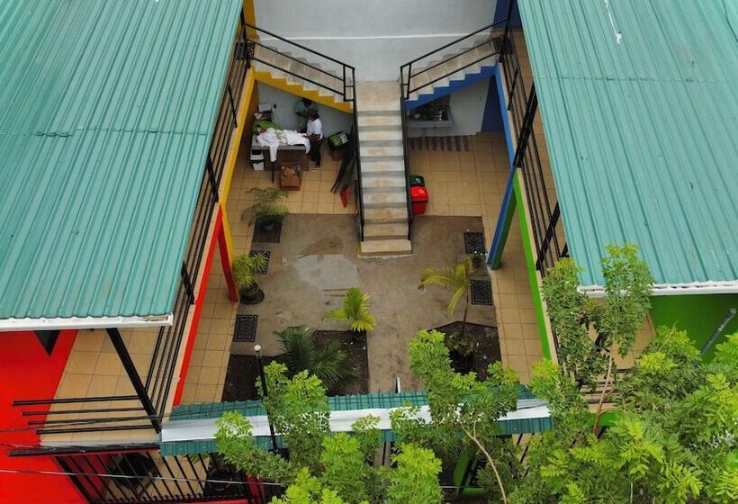 Отель Carey Lodging