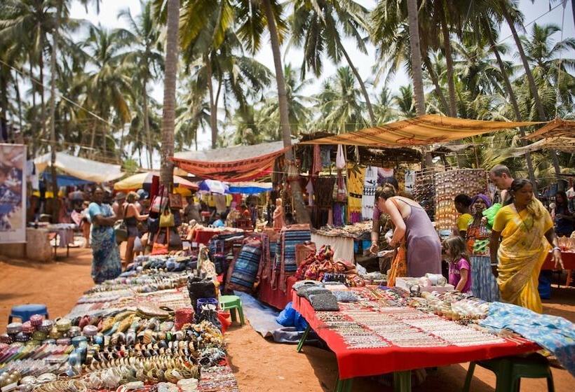 בית מלון כפרי Citadines Arpora Nagoa Goa