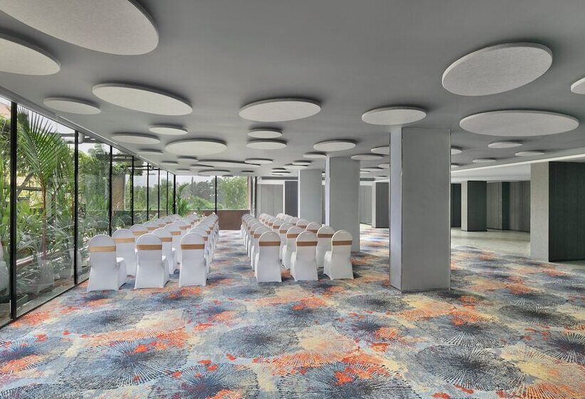 בית מלון כפרי Citadines Arpora Nagoa Goa