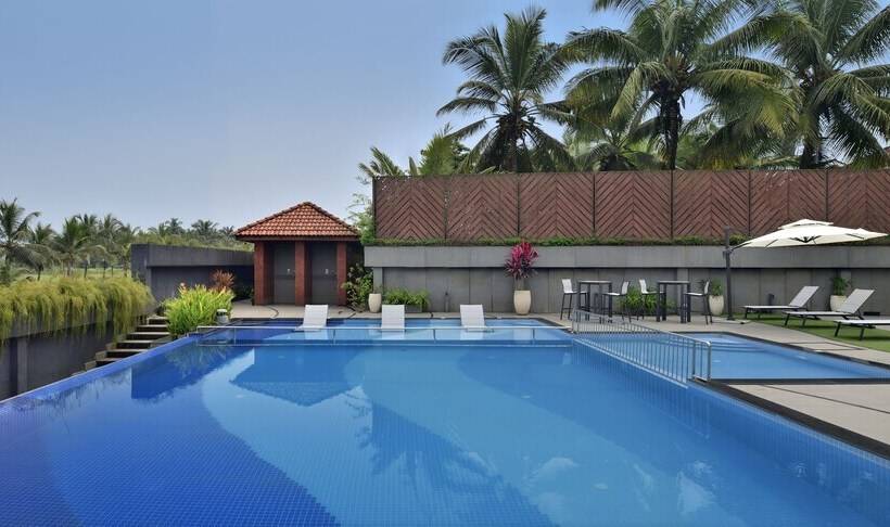 בית מלון כפרי Citadines Arpora Nagoa Goa