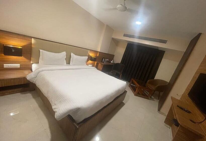 호텔 High Rise Regency