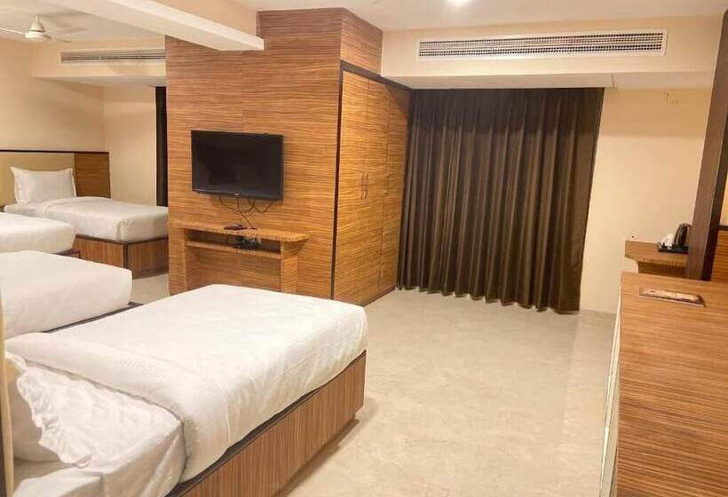 호텔 High Rise Regency