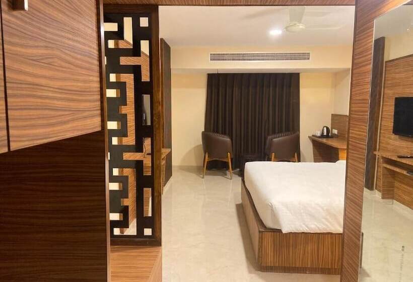 호텔 High Rise Regency