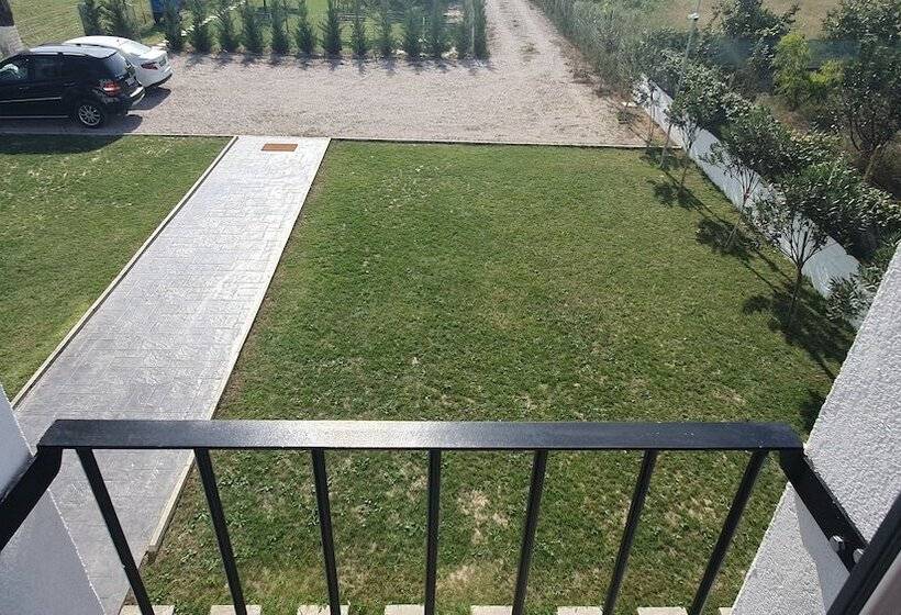 酒店 Nerium Garden Inn Tirana Airport