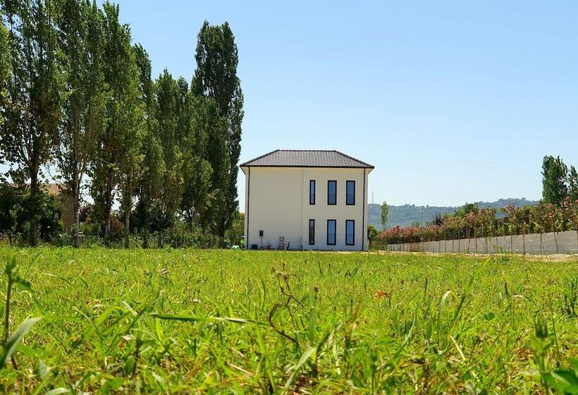 酒店 Nerium Garden Inn Tirana Airport