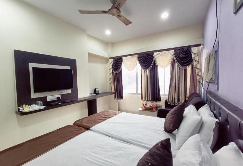 호텔 Reliance Guest House