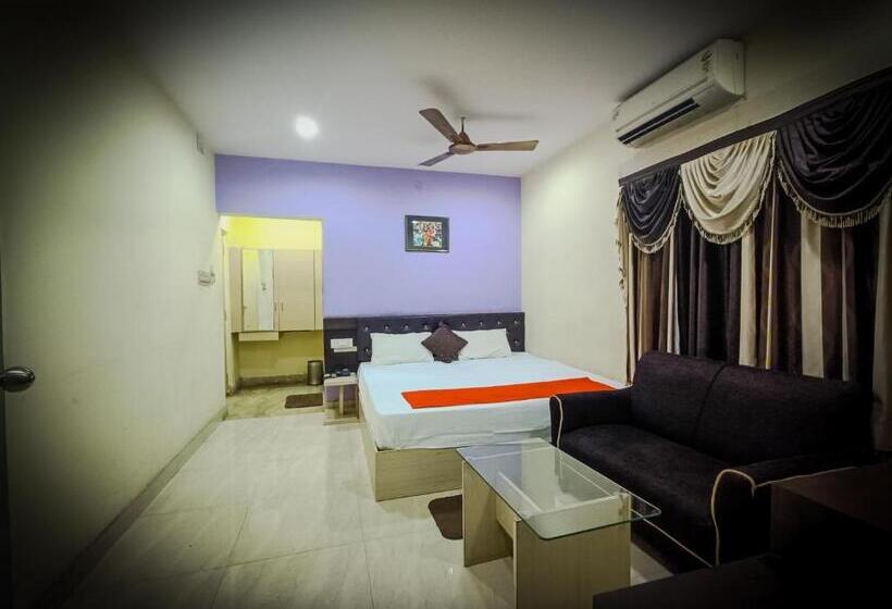 호텔 Reliance Guest House