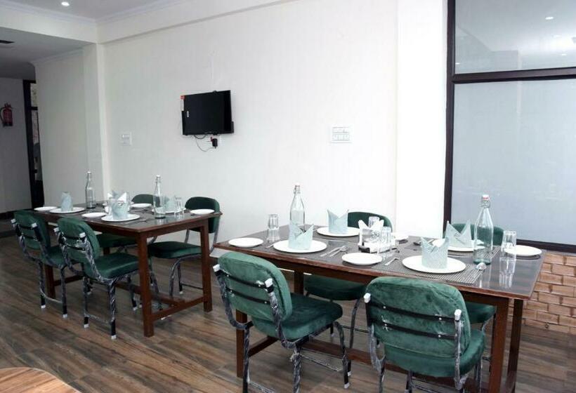 膳宿费 Himalayan Hits Kasauli