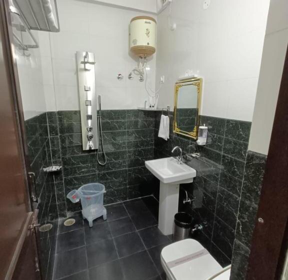 膳宿费 Himalayan Hits Kasauli