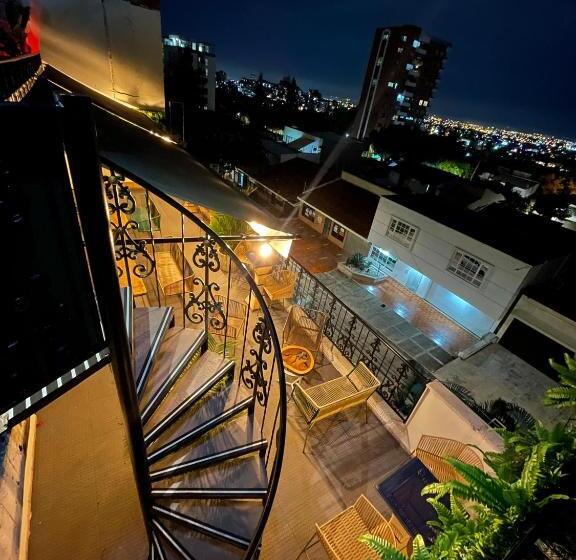 پانسیون The View Hostel & Lounge