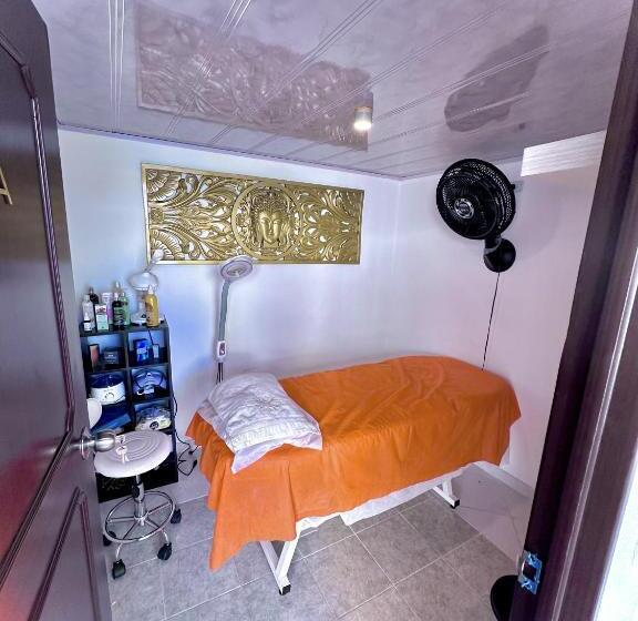 پانسیون The View Hostel & Lounge