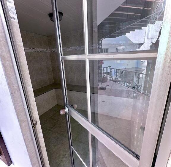 پانسیون The View Hostel & Lounge