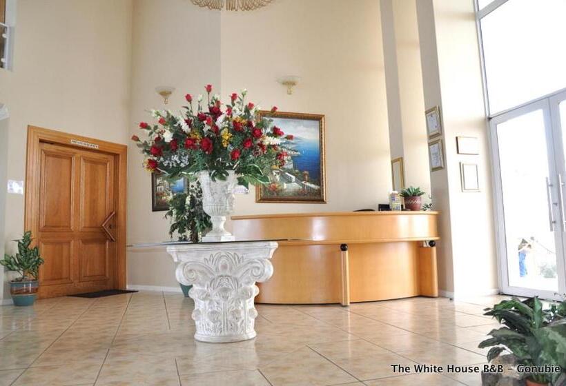 פנסיון The White House Guesthouse