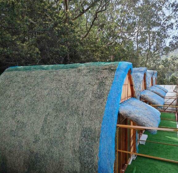 אתר נופש Peak View Toda Huts Ooty