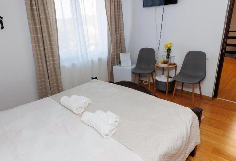 Bed and Breakfast Casa Iager   Vama Buzaului