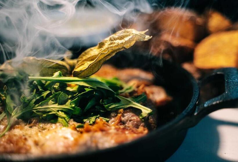 ベッドアンドブレックファースト Pensiunea Tara Codrului