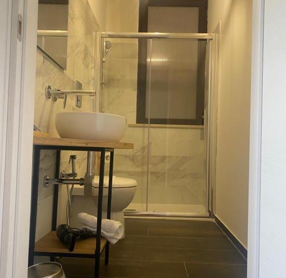 تختخواب و صبحانه Rudini Charming