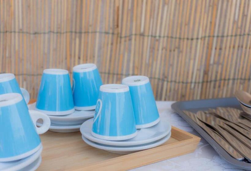 تختخواب و صبحانه Rudini Charming