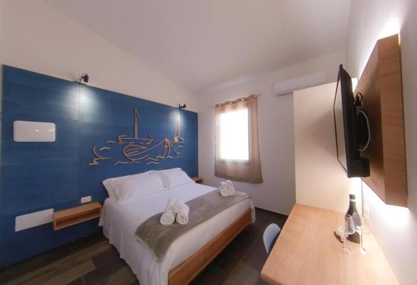 تختخواب و صبحانه Rudini Charming