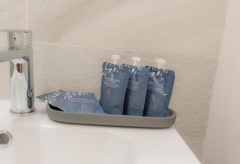 تختخواب و صبحانه Rudini Charming