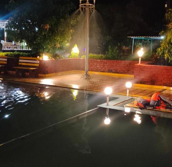 Green Blossom Resort Roha