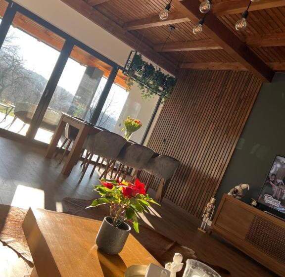 Отель Agropensiunea La Gradina