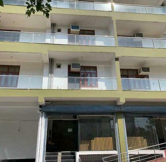 Fabhotel Earth View Residency