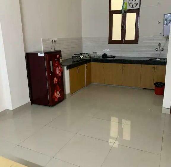 Fabhotel Earth View Residency