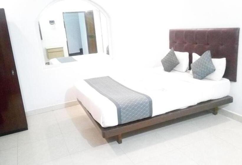 בית מלון כפרי Goa Divine Candolim